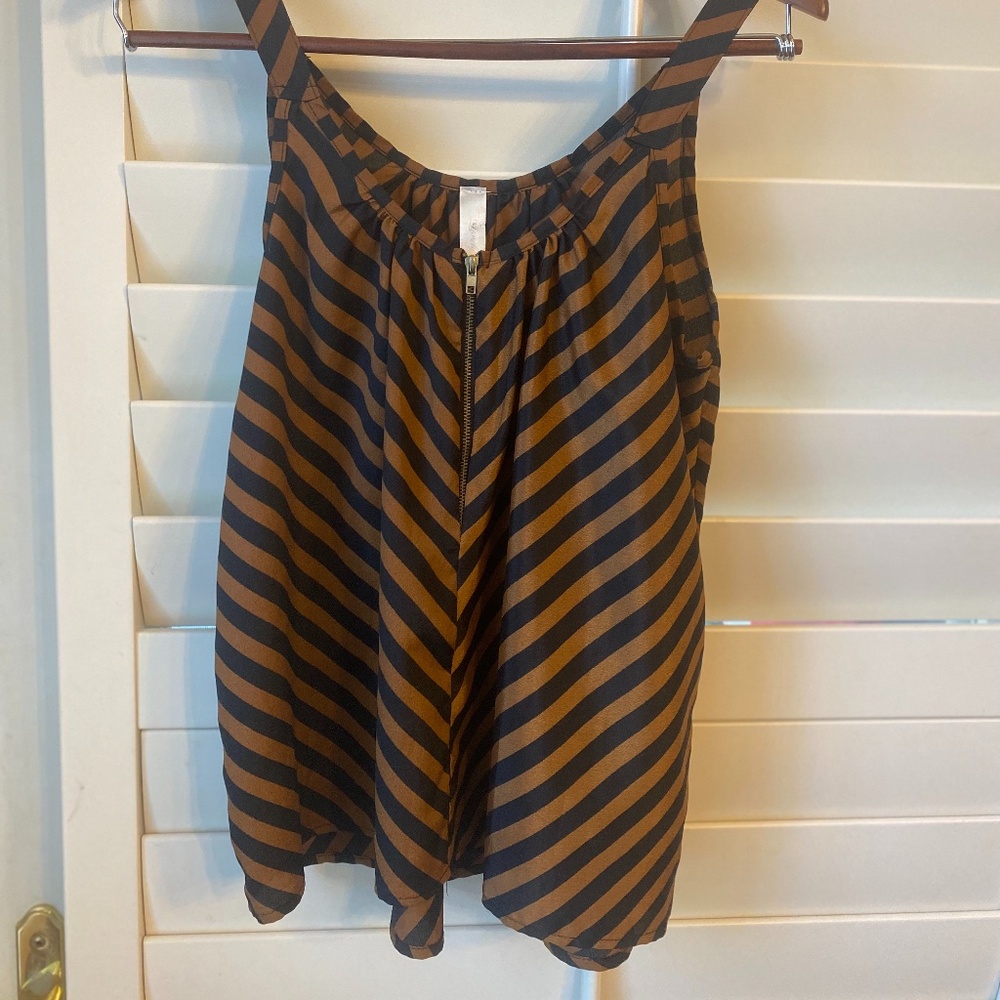 Lovely Day Sleeveless Blouse Size Med Black and Brown